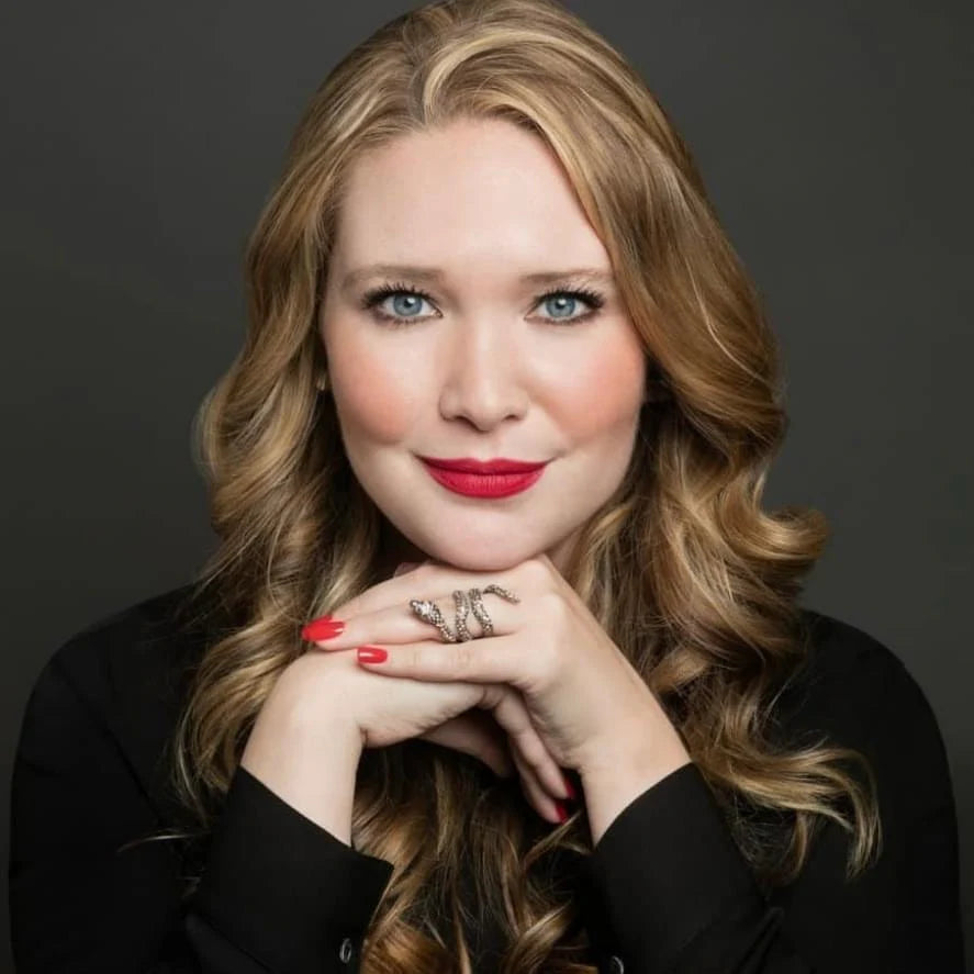 Sarah J. Maas